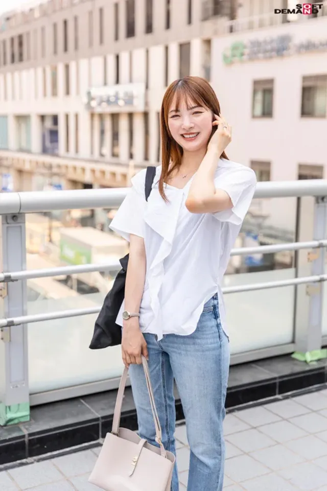 結婚4年目、夫婦仲はいい… 柊優衣 32歳 AV DEBUT