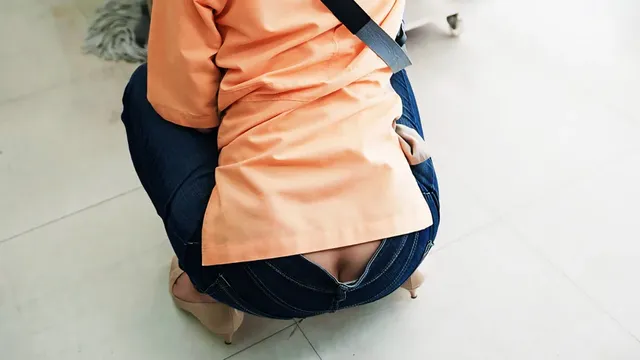家計の足しにとコンビニパ… パート先で大○生に想われて身体の関係に…小那海あや