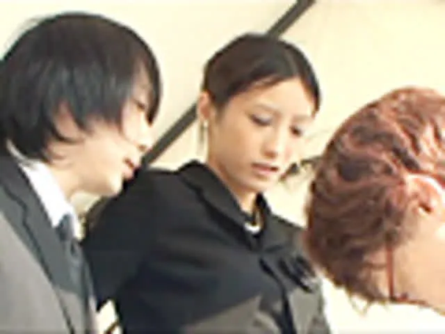 白い肌を惹きたてる黒い服… 葬儀場で誘惑にのってしまった不謹慎な喪服美女