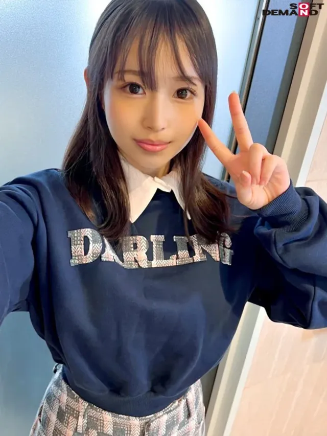 とても物静かな美少女から… 【初撮り】Gカップ美巨乳ファミレス店員 しずく