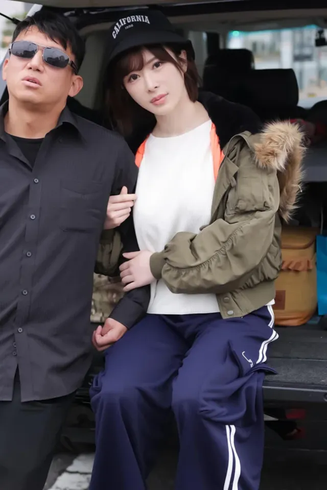 「彼女が女性専用風俗のマ… 屈●の見せつけNTR ほのかさん（23歳）