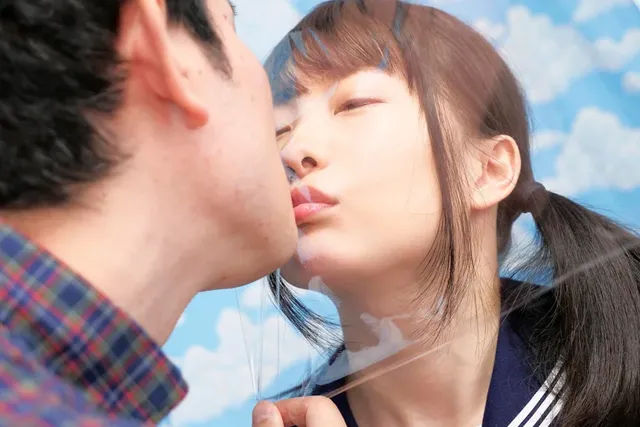 今回参加したのはお父さん… ラップ1枚挟んで父娘で素股体験してみませんか？
