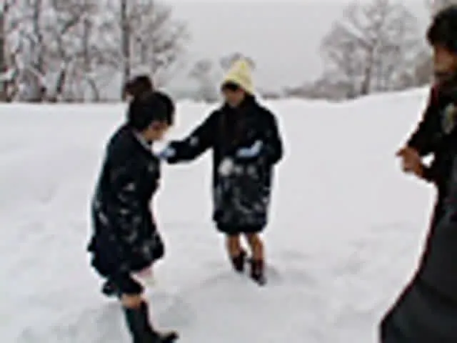 雪国に住む色白でピュアな… 雪国痴○