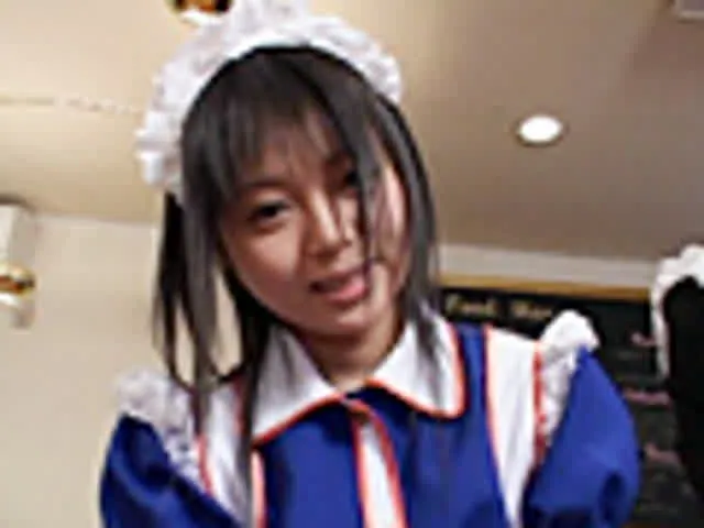 愛くるしい笑顔でどんな要… メイドカフェのきれいなお姉さんがしてあげる