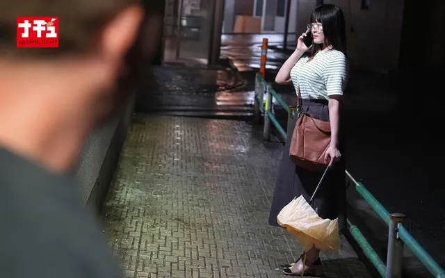 街で見かけた推定Gカップ… 乳首だけで失禁イキするまで垂乳放置 Gカップ地味女