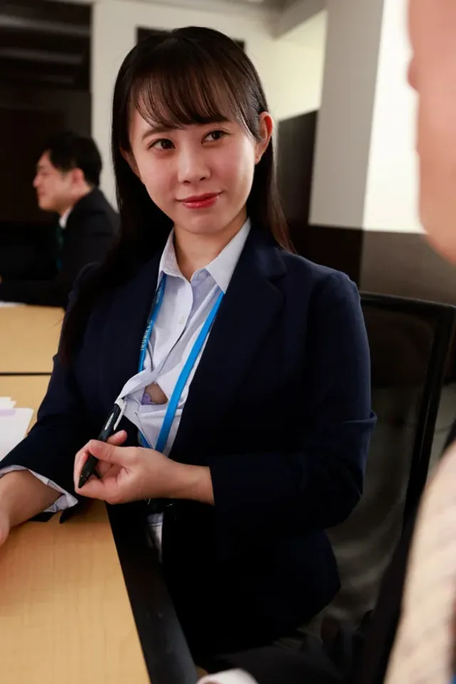 【甘井くるみ】会社の飲み… 舌を絡ませてキスせがんでくる接吻好き後輩 甘井くるみ