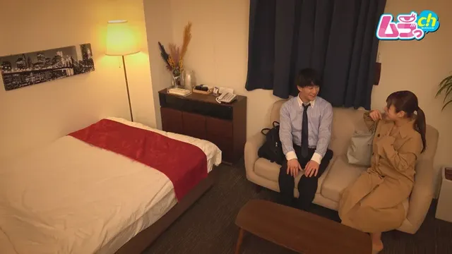 絶対に本番NG！な超健全… ホテル部屋REC メンズエステのバリ堅嬢も中出しSEX