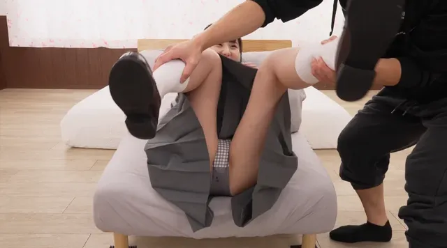 美少女の激よわクリトリス… ノンストップクリ責め潮吹き我慢チャレンジ!ほのか編