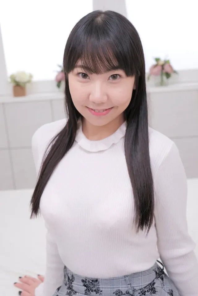 新宿で深夜のエッチな番組… 新宿で出会った女の子が素股オイルマッサージ 戸崎めく