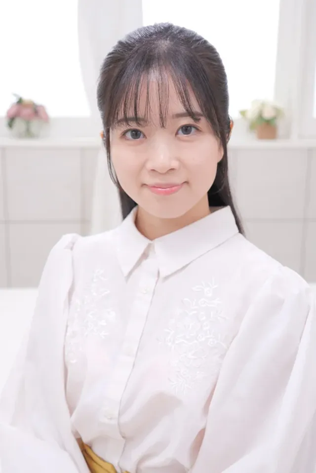 新宿で深夜のエッチな番組… 新宿で出会った女の子が素股オイルマッサージ梅川ことね