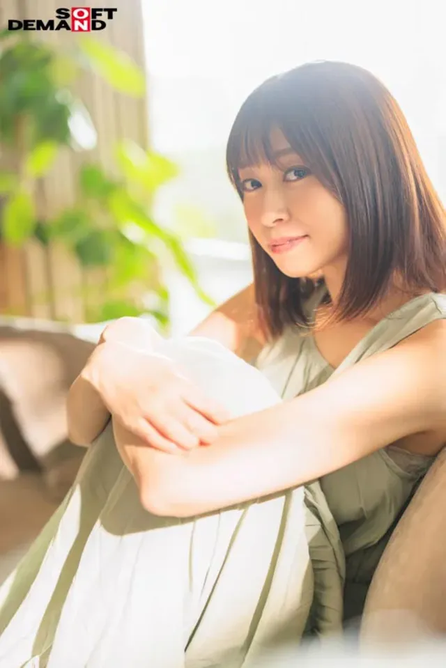 ほんわかした一面を持つ、… 川崎奈々 36歳 素人人妻がAV初出演