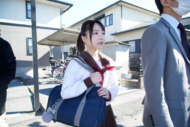 かわいい女の子がおじさん… 説教射精させる痴女●●生 小柄J○ゆい