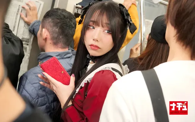 大混雑の電車内で地雷臭ぷ… 地雷系女子中出し羞恥3 ツンデレちゃん