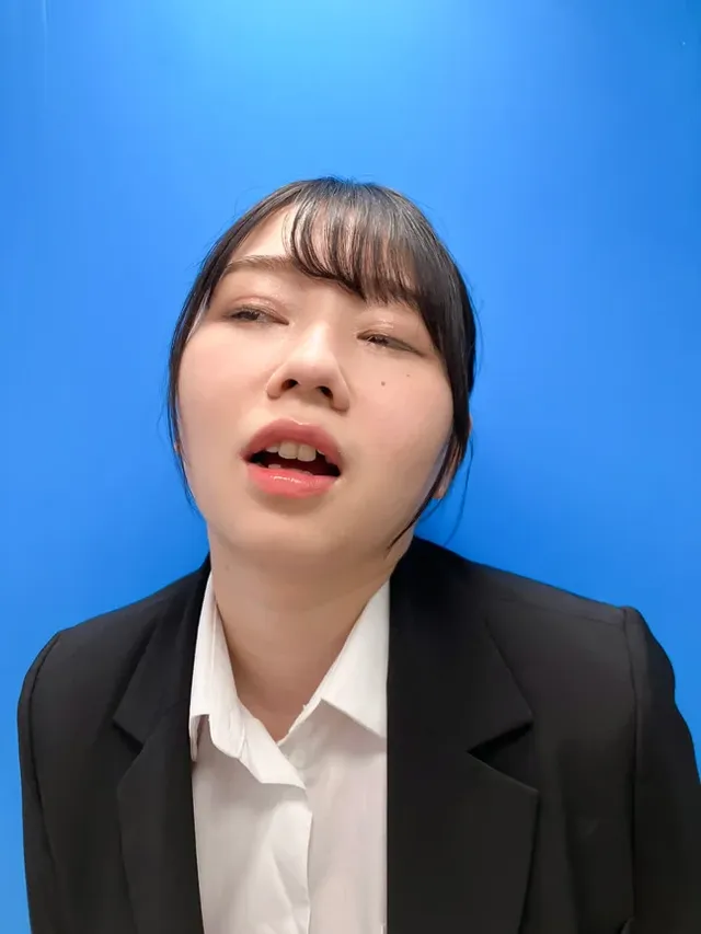 【来訪者K.Hさんの場合… ピストンバイブ証明写真ボックス2 来訪者K.Hさん