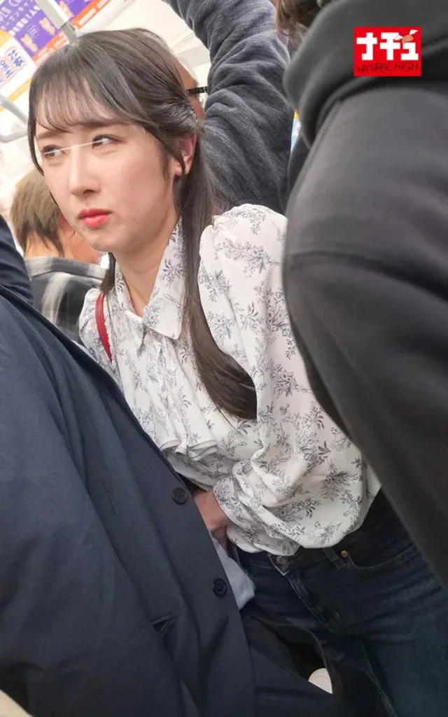 満員電車で出会ったのは推… 敏感（恥）巨乳羞恥2025 推定Hカップ／色白むっちりJD