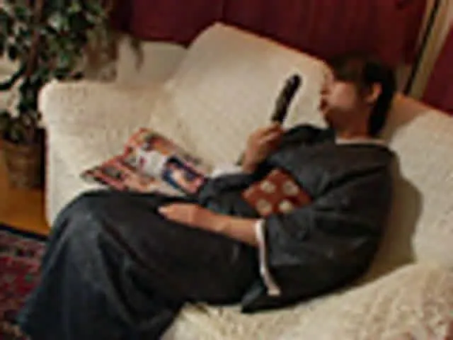 部屋でレディコミを読みな… 熟女倒錯大全20