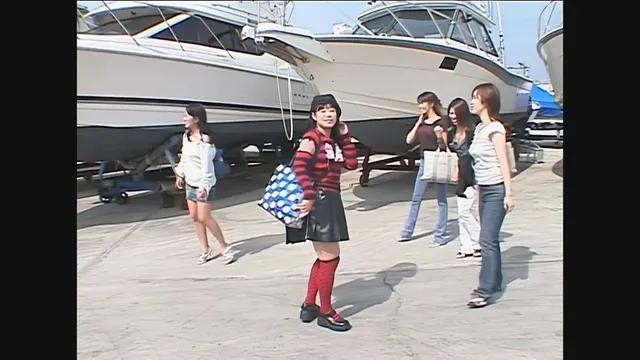 全裸の女の子達が漁師とな… 【AIリマスター】全裸女漁師