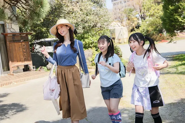 ひょんなことから姪っ子達… 温泉旅行で姪っ子二人にレズられおもちゃにされた私2