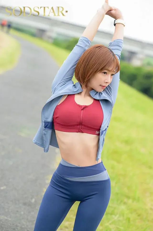 『鍛えている美体が欲しく… 自宅に押し入り汗だく潜入性交で濃密キ○セク 紗倉まな