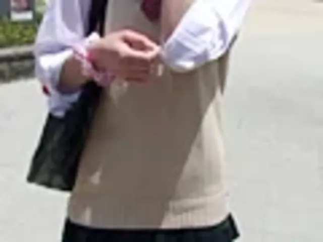 学校帰りの制服がまぶしい… 東京ロ○校生 ナンパ中出しDX2