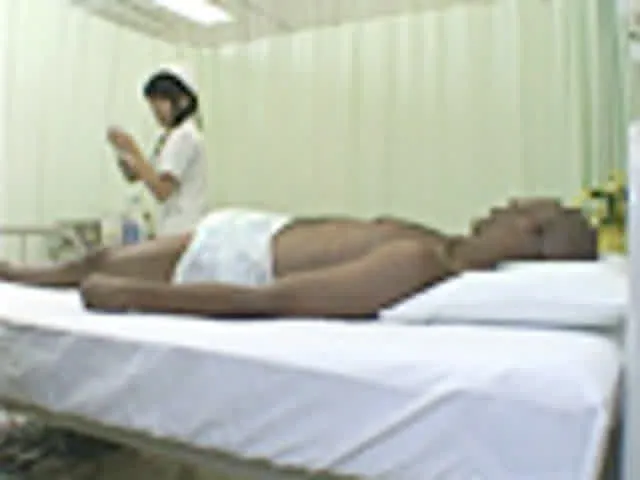 今回も勃起自慢の調査員が… ワザと勃起させて看護師に見せつけたらヤられるか？2