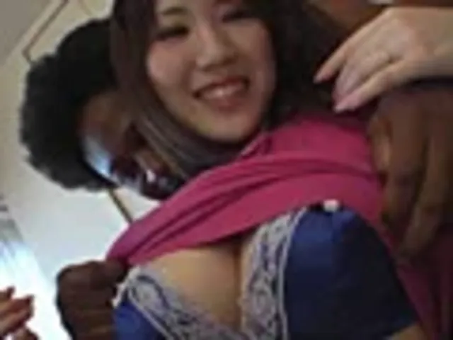 明るい性格で、キレイな顔… 黒人×素人奥さん