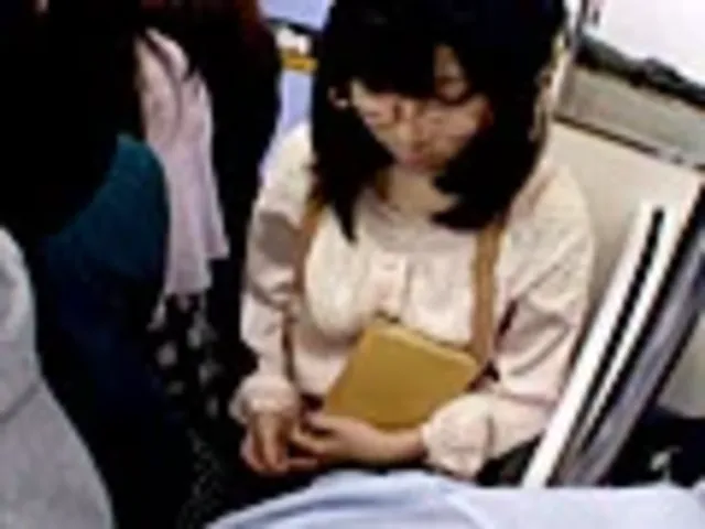 今回の調査員は、カメラが… 女性専用車両に乗り込んだらヤられた1