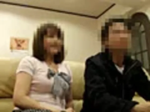 普段は、下ネタにも乗って… 愛する主人に誘われて初スワップで感じてしまう清楚妻