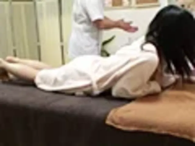 ママと一緒に来店して来た… 「ママには言わないで…」ロ○性感オイルマッサージ5