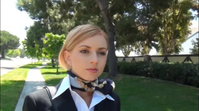 男ならみんな大好きパツキ… 黒ストッキングCA Lexi Belle