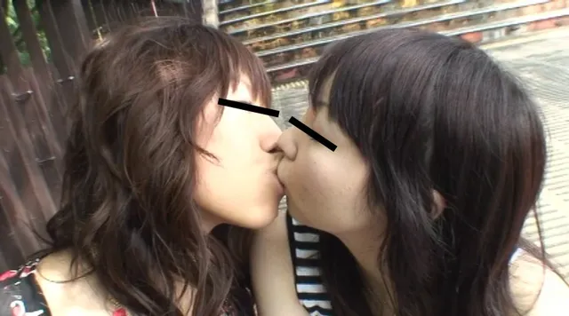 女が女をナンパする！！男… 街角で素人ギャルをナンパしてディープキス＆レズプレイ