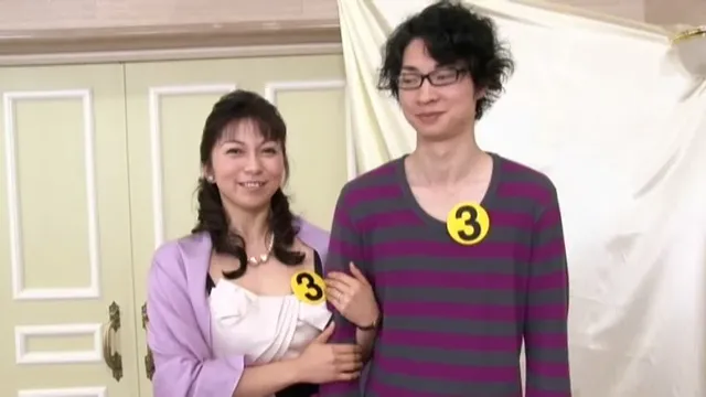 美人ママコンテストが一転… スケベな息子が推薦者！美人ママ近親相姦コンテスト2