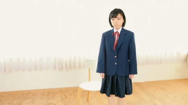 高校卒業後、すぐに田舎か… 処女喪失 加藤美佳 18歳