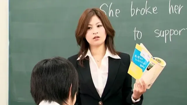 豊満な肉付きの良く引き締… 新陵○女教師 犯されてもP○A会長の極太に感じる女穴
