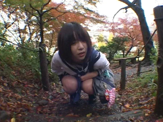 目がクリっとして超カワイ… 素人セーラー服生中出し（改）084 ともえ