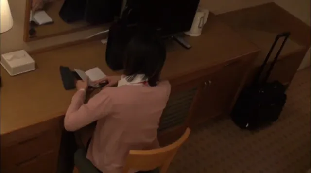 深夜の某ビジネスホテルに… 美巨乳OL レズ出張マッサージ3