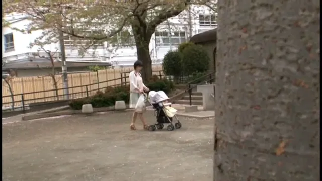 狙った主婦をテープで拘束… 目隠し・耳栓・拘束で膣感度が上がり発情する膣内絶頂妻