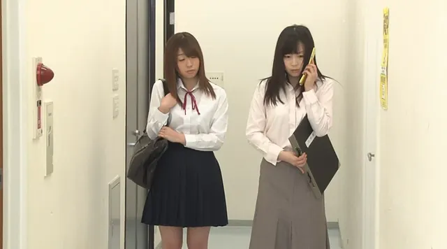 無茶ぶり全裸羞恥芸を全力… 私立花園女子校いじめ学級会