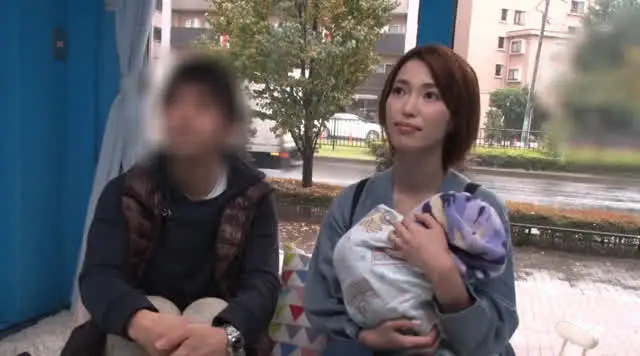 大人気シリーズ第5弾の6… マジックミラー号 心優しい子持ちのママが素股奉仕5