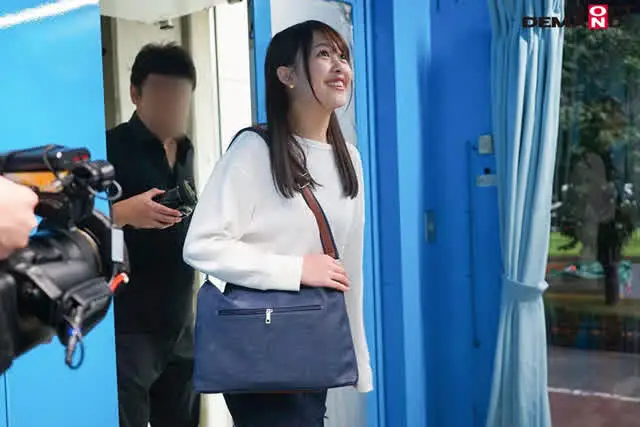 現役女子大生AV女優・三… 三田杏×マジックミラー号 ミラー越し超恥ずかしいSEX