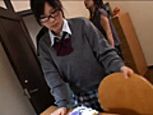 ふとしたキッカケで受験を… お受験ママがいるのに犯されたオヤジにハマる眼鏡娘3