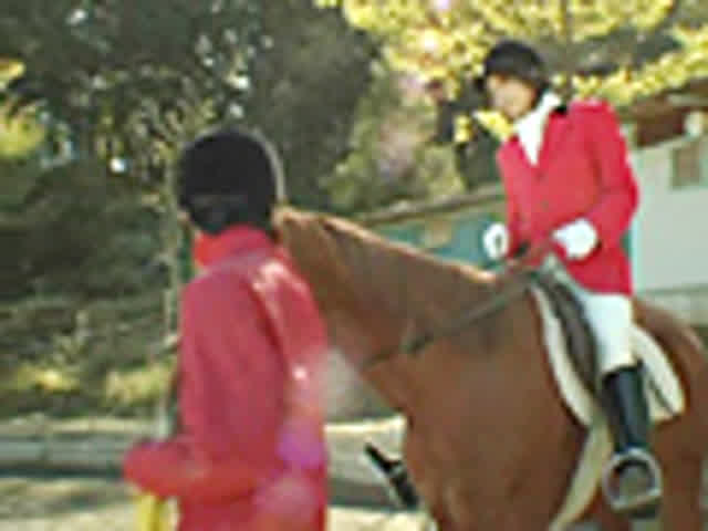 とある女子大の乗馬部では… 女子大乗馬部のコーチになったら騎乗位でヤられた