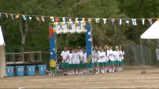 ナチュラルハイとの合同企… 無意識な誘惑で保護者を勃起させてしまった美人ママ1