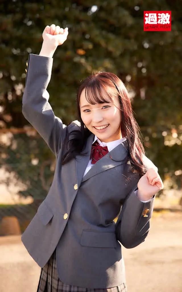 キス経験の浅いウブ娘が大… 【Cカップりなちゃん】接吻マジックミラー号