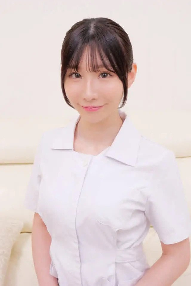 街で休憩中もしくは外出中… 現役ナースがAV男優の連続射精チャレンジ！ ニアさん