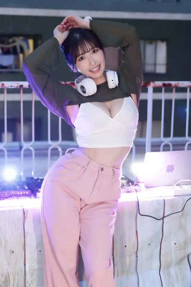 ストリート系ファッション… わいせつ行為対策護身術 巨乳DJwaka（24）