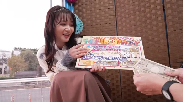怪物ディルドの力で、お嬢… ごくぶっとディルドひっこ抜きゲーム！～ゆい編～