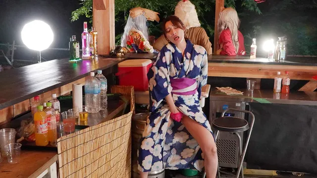 2025年某日とある盆踊… イキ漏らし野外アクメ バーテンダーKANA