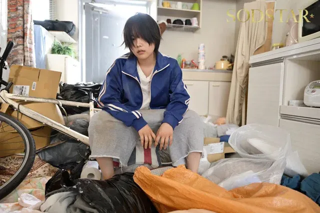 引きこもりで地味で社不女… 引きこもり社不女、能力:時間停止 柴崎はる