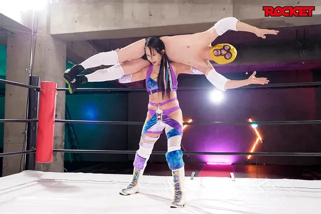 こんなに早く感じ出したヤ… 巨乳女子プロレスラー天雷KOU 連●中出しデスマッチ！！